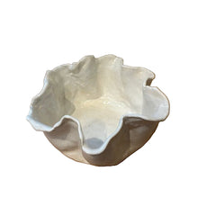 Load image into Gallery viewer, ruffled edge bowl