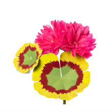 Load image into Gallery viewer, The Green Vase potted geranium