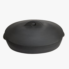 Load image into Gallery viewer, Barro Negro oval lidded roaster